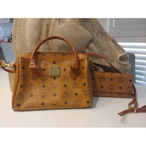 Authentic MCM Shoulder Bag With Wallet. #X4921 Vintage, Beautiful.